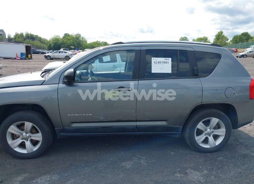Photo 6 of 2011 Jeep Compass (VIN 1J4NF1FB6BD278233)