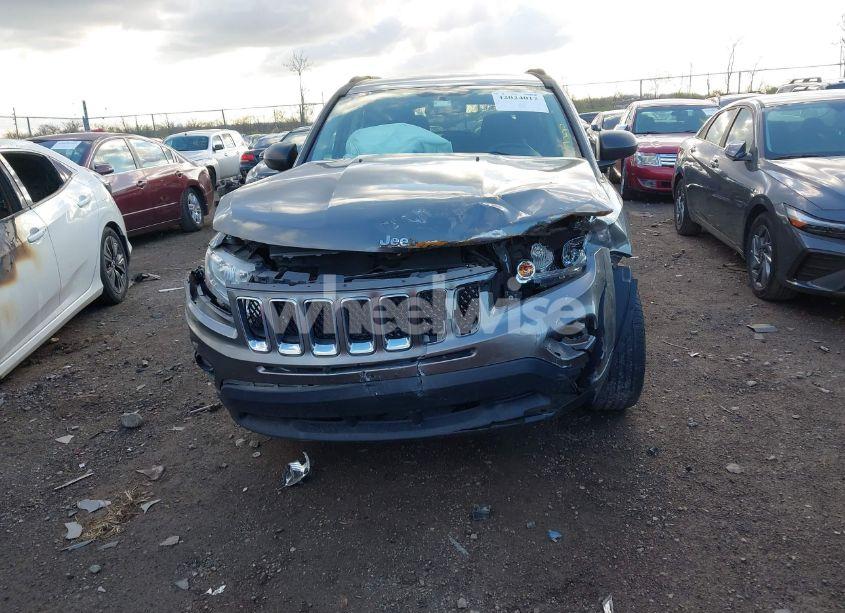 Photo 12 of 2011 Jeep Compass (VIN 1J4NF1FB6BD280595)