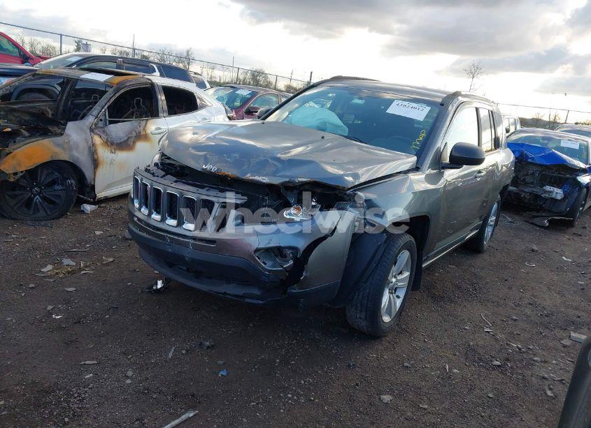 Photo 2 of 2011 Jeep Compass (VIN 1J4NF1FB6BD280595)