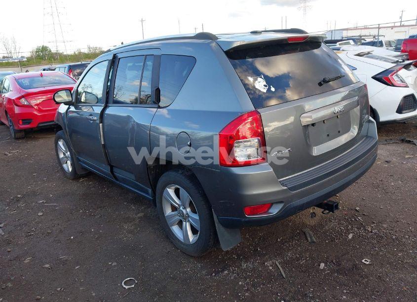 Photo 3 of 2011 Jeep Compass (VIN 1J4NF1FB6BD280595)