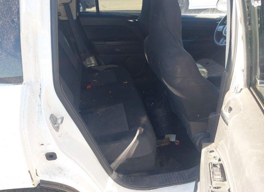 Photo 8 of 2011 Jeep Compass (VIN 1J4NF1FB7BD134965)