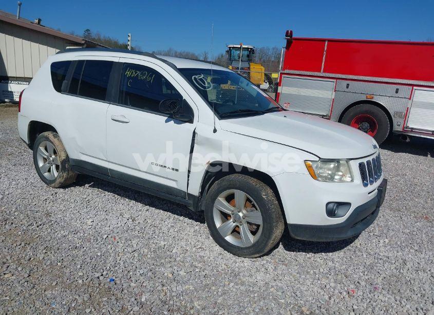 2011 Jeep Compass (VIN 1J4NF1FB7BD197404) main photo