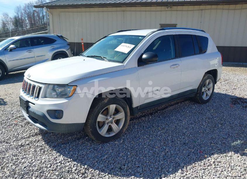 Photo 2 of 2011 Jeep Compass (VIN 1J4NF1FB7BD197404)