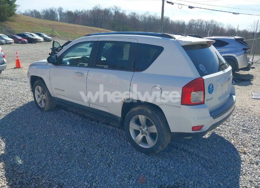 Photo 3 of 2011 Jeep Compass (VIN 1J4NF1FB7BD197404)