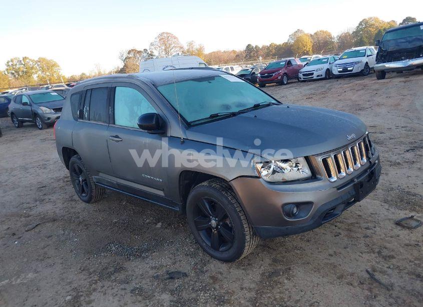 2011 Jeep Compass (VIN 1J4NF1FB7BD201533) main photo