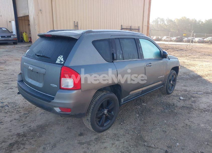 Photo 4 of 2011 Jeep Compass (VIN 1J4NF1FB7BD201533)