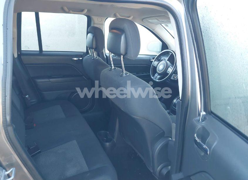 Photo 8 of 2011 Jeep Compass (VIN 1J4NF1FB7BD201533)