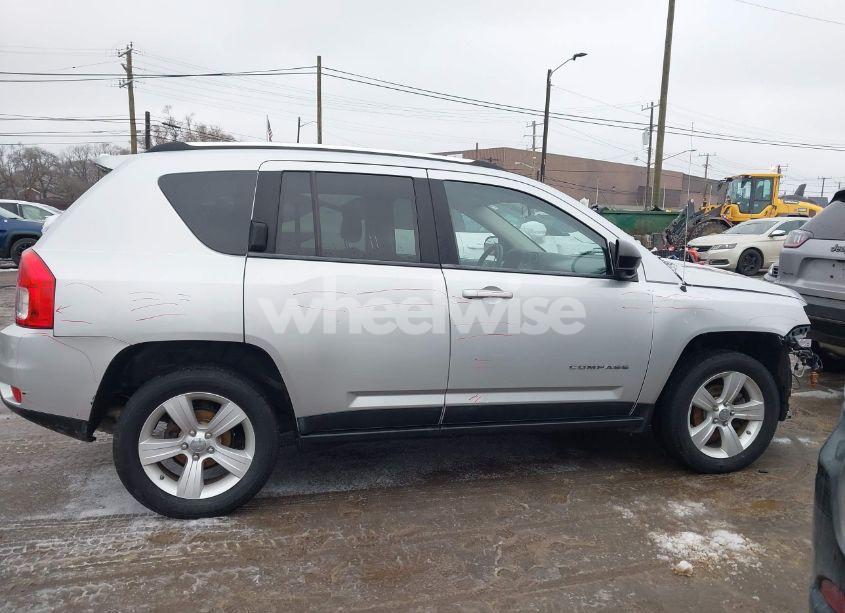Photo 13 of 2011 Jeep Compass (VIN 1J4NF1FB7BD215528)