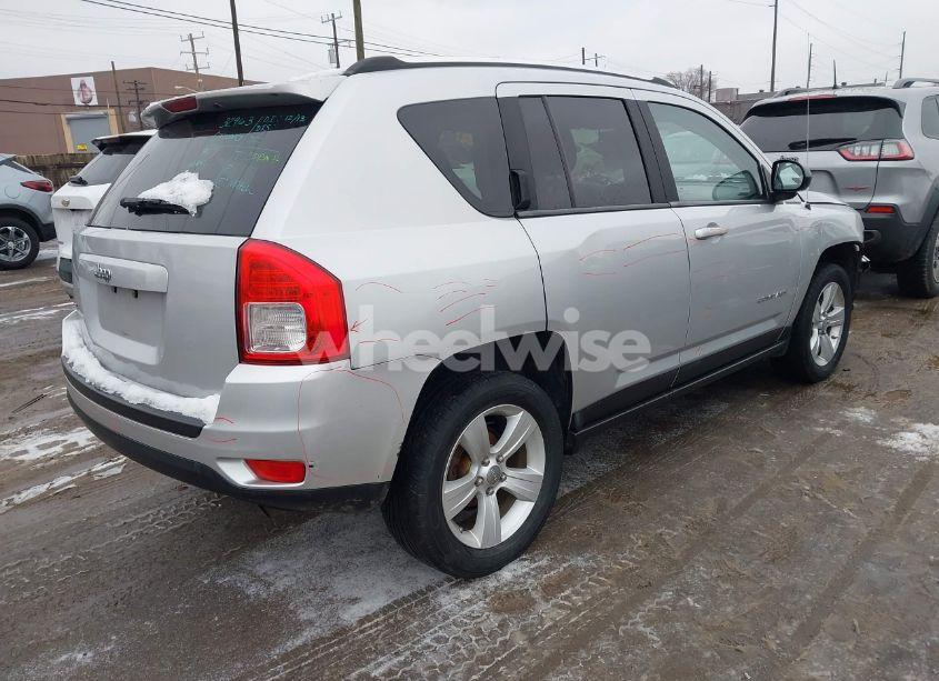 Photo 4 of 2011 Jeep Compass (VIN 1J4NF1FB7BD215528)