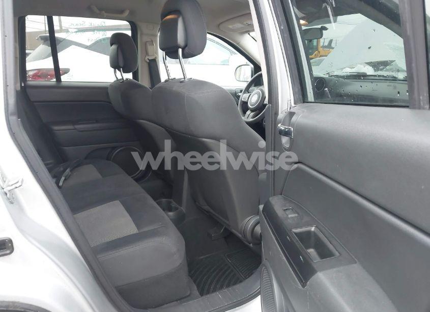 Photo 8 of 2011 Jeep Compass (VIN 1J4NF1FB7BD215528)