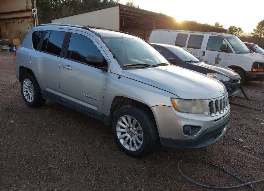 2011 Jeep Compass (VIN 1J4NF1FB7BD248352) main photo