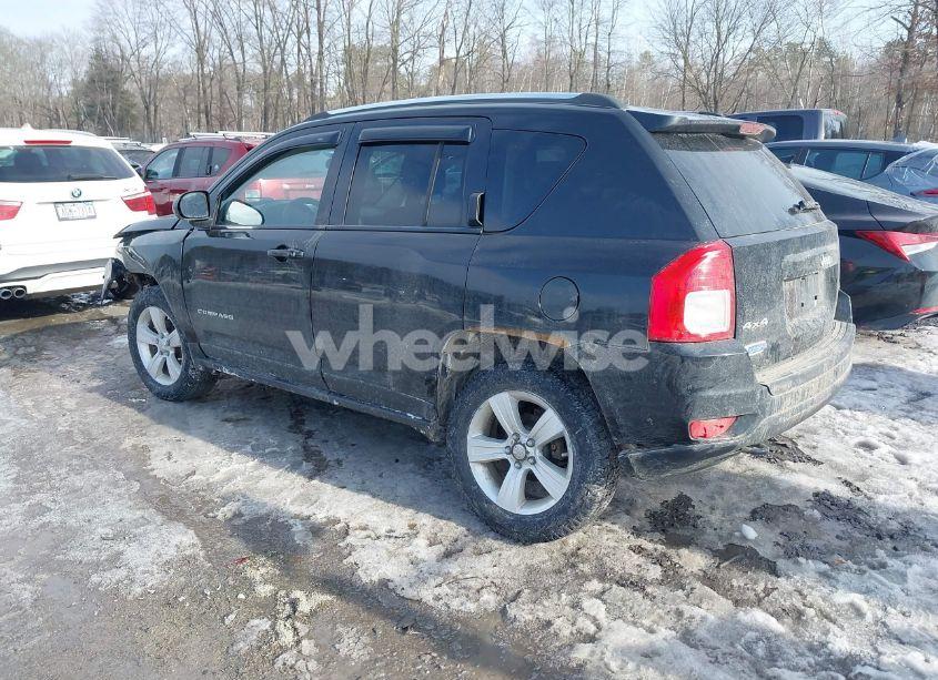 Photo 3 of 2011 Jeep Compass (VIN 1J4NF1FB8BD154545)