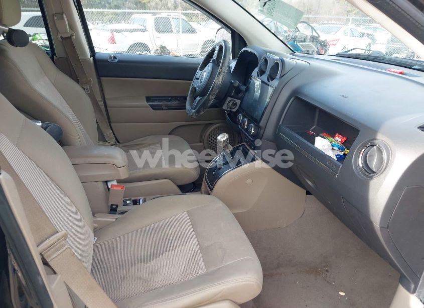 Photo 5 of 2011 Jeep Compass (VIN 1J4NF1FB8BD154545)