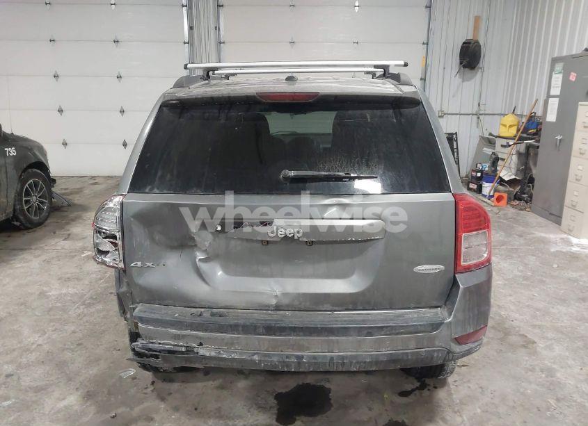 Photo 16 of 2011 Jeep Compass (VIN 1J4NF1FB8BD239417)