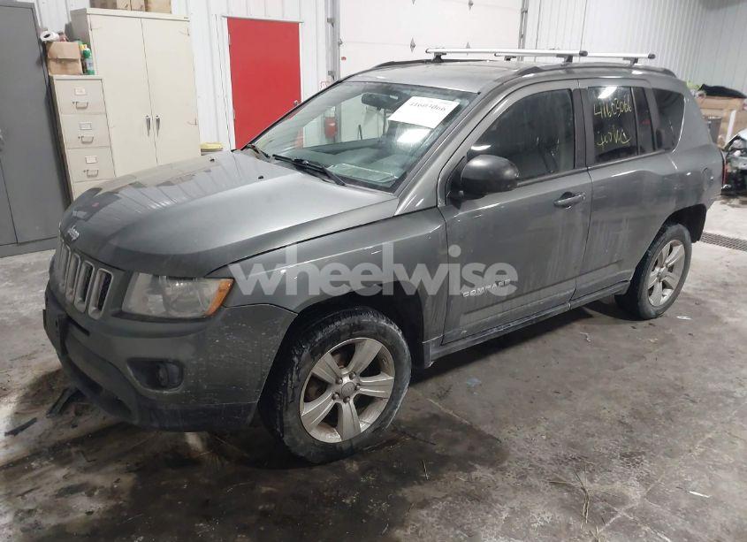 Photo 2 of 2011 Jeep Compass (VIN 1J4NF1FB8BD239417)