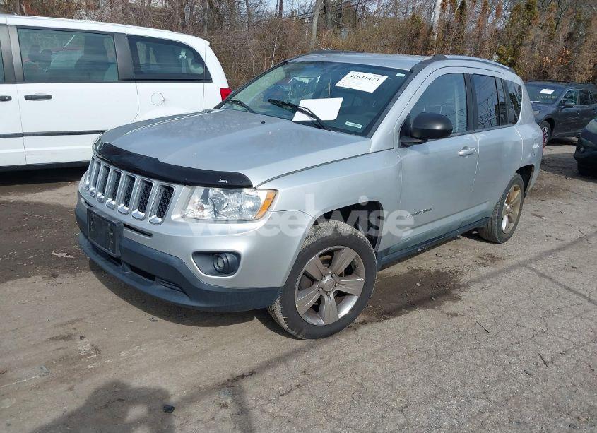 Photo 2 of 2011 Jeep Compass (VIN 1J4NF1FB8BD276239)