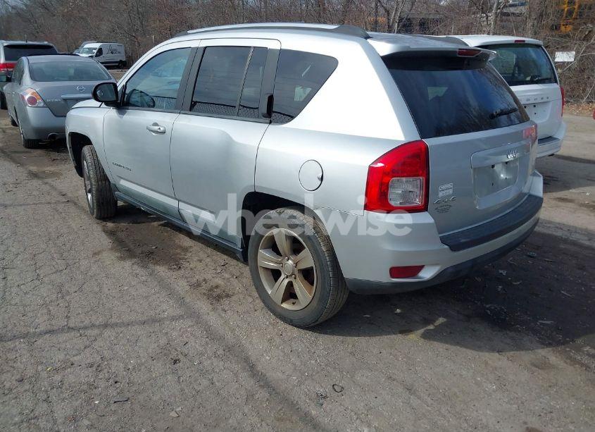 Photo 3 of 2011 Jeep Compass (VIN 1J4NF1FB8BD276239)