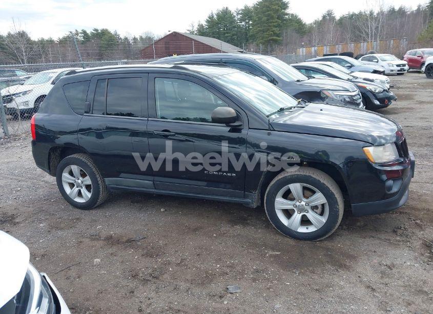 Photo 13 of 2011 Jeep Compass (VIN 1J4NF1FB9BD154943)