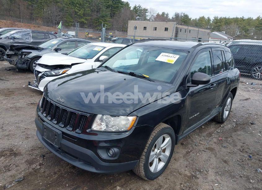 Photo 2 of 2011 Jeep Compass (VIN 1J4NF1FB9BD154943)
