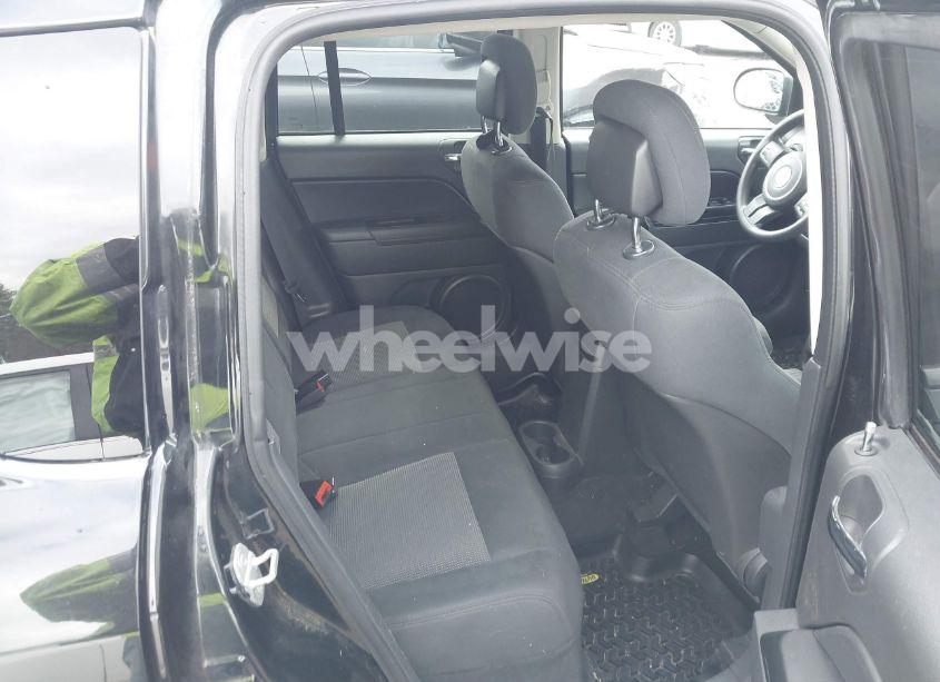 Photo 8 of 2011 Jeep Compass (VIN 1J4NF1FB9BD154943)