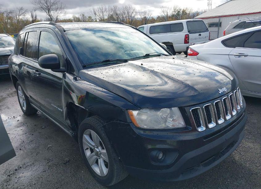 2011 Jeep Compass (VIN 1J4NF1FB9BD163867) main photo