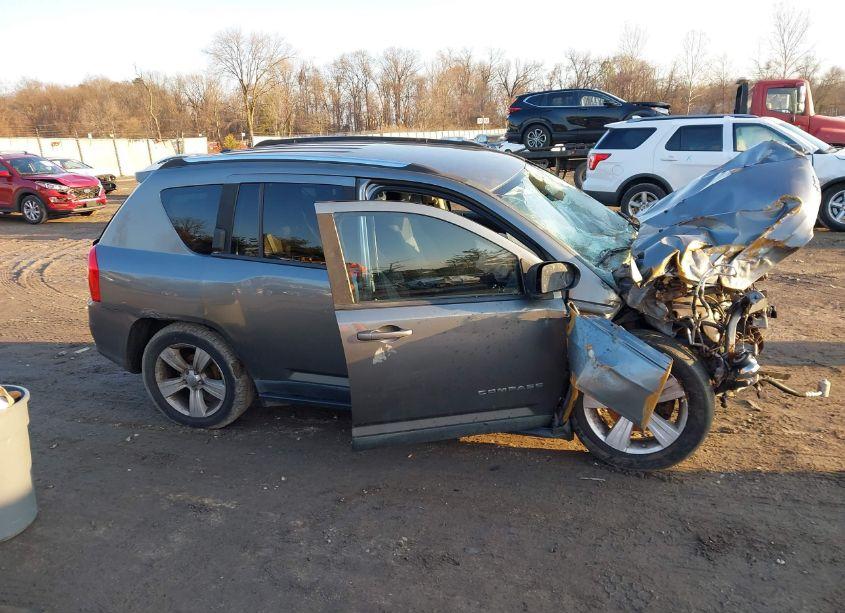 Photo 13 of 2011 Jeep Compass (VIN 1J4NF1FB9BD223047)