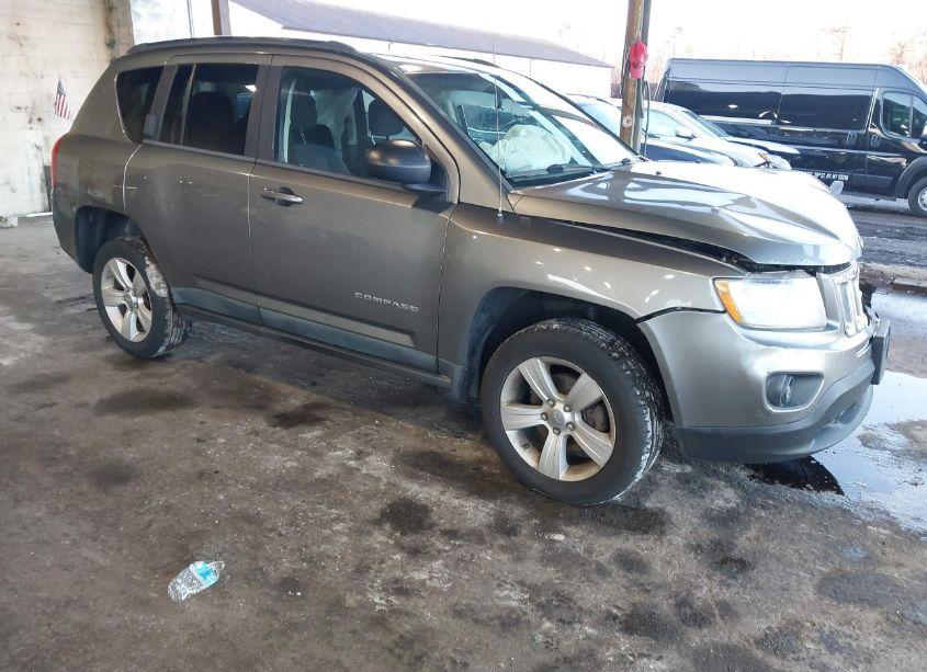 2011 Jeep Compass (VIN 1J4NF1FB9BD279957) main photo