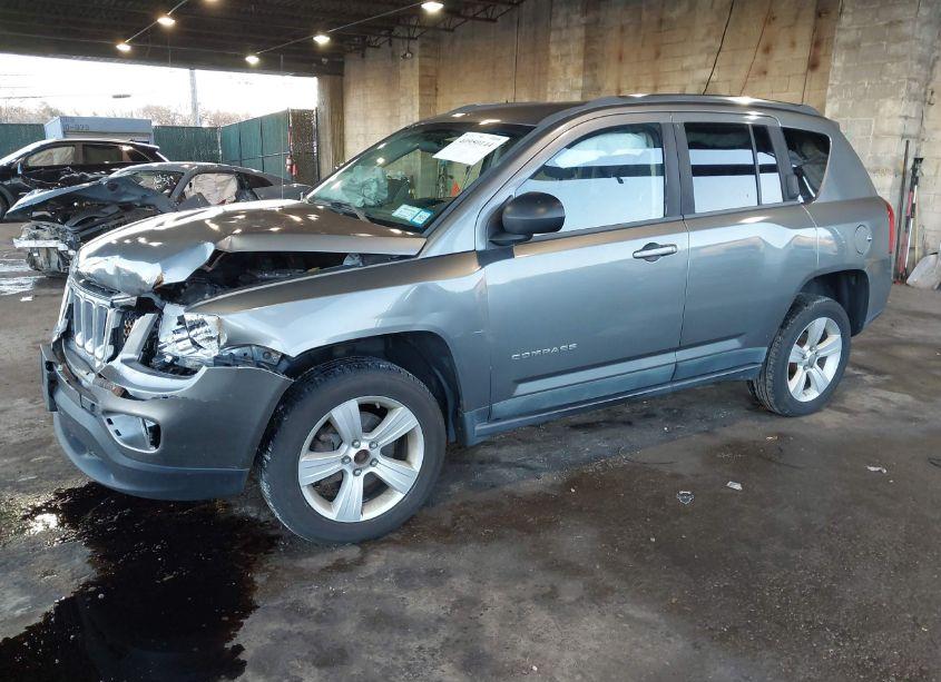 Photo 2 of 2011 Jeep Compass (VIN 1J4NF1FB9BD279957)