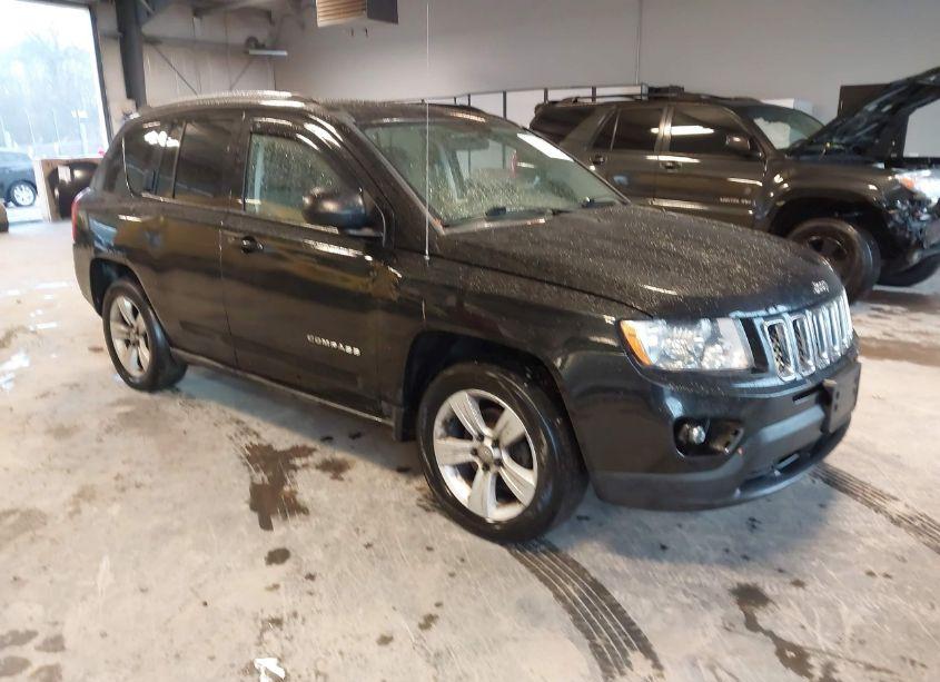 2011 Jeep Compass (VIN 1J4NF1FBXBD134720) main photo