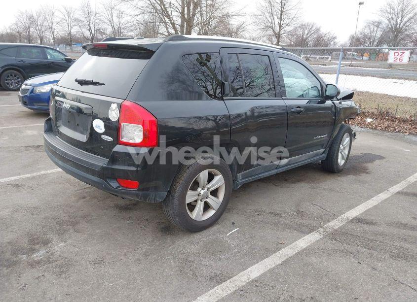 Photo 4 of 2011 Jeep Compass (VIN 1J4NF1FBXBD135267)