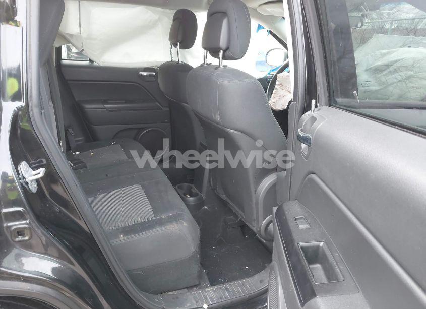 Photo 8 of 2011 Jeep Compass (VIN 1J4NF1FBXBD135267)