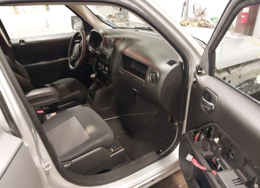 Photo 5 of 2011 Jeep Patriot SPORT (VIN 1J4NF1GB0BD114667)