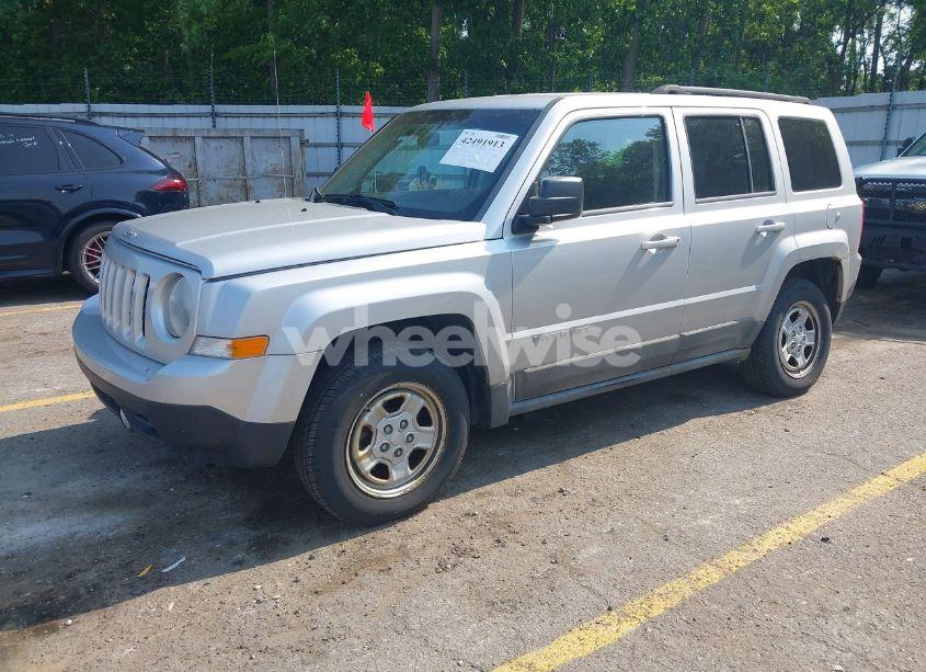 Photo 2 of 2011 Jeep Patriot SPORT (VIN 1J4NF1GB0BD130593)