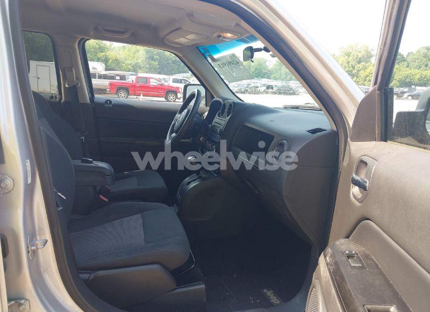 Photo 5 of 2011 Jeep Patriot SPORT (VIN 1J4NF1GB0BD130593)