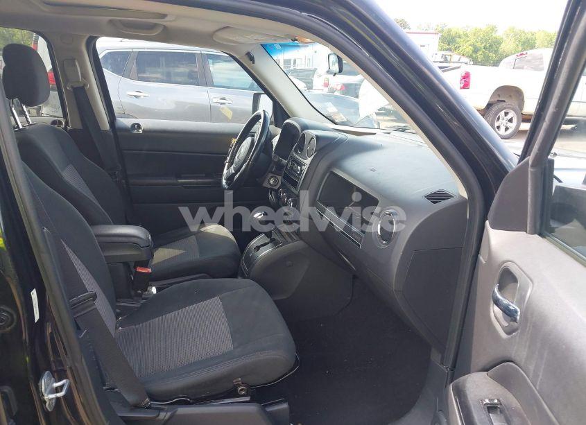 Photo 5 of 2011 Jeep Patriot SPORT (VIN 1J4NF1GB1BD100499)