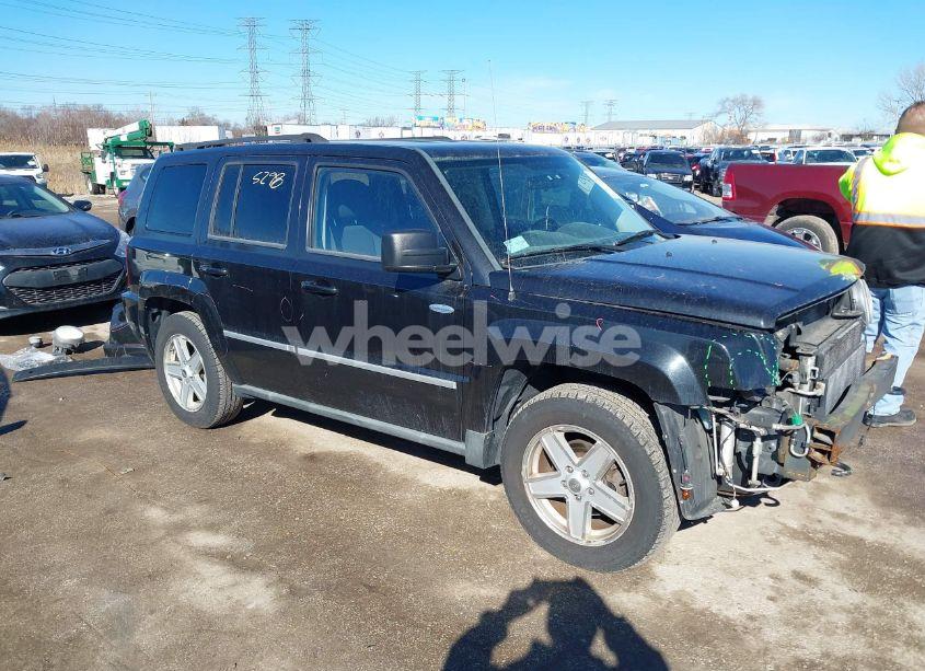 2010 Jeep Patriot SPORT (VIN 1J4NF1GB2AD624078) main photo