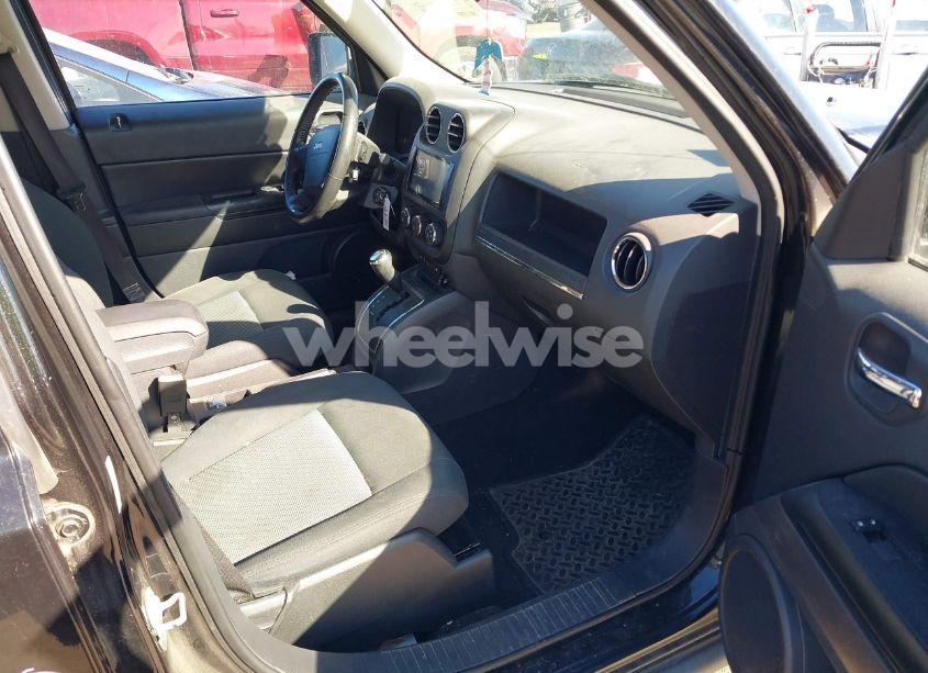 Photo 5 of 2010 Jeep Patriot SPORT (VIN 1J4NF1GB2AD624078)