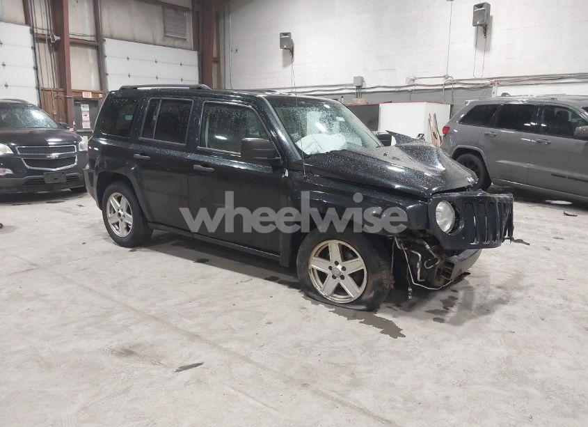 2010 Jeep Patriot SPORT (VIN 1J4NF1GB2AD675807) main photo