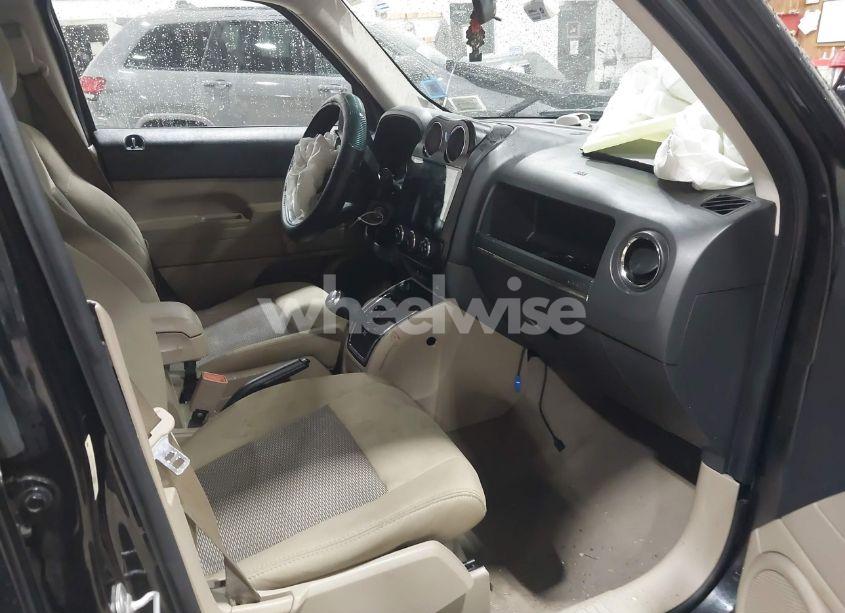 Photo 5 of 2010 Jeep Patriot SPORT (VIN 1J4NF1GB2AD675807)