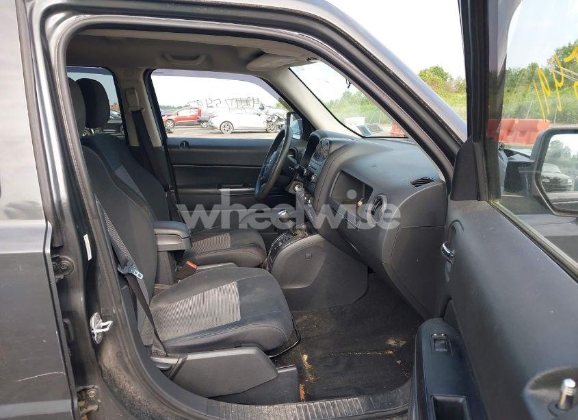 Photo 5 of 2011 Jeep Patriot SPORT (VIN 1J4NF1GB2BD118459)