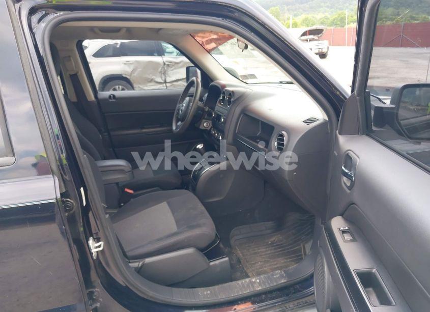 Photo 5 of 2011 Jeep Patriot SPORT (VIN 1J4NF1GB2BD149145)