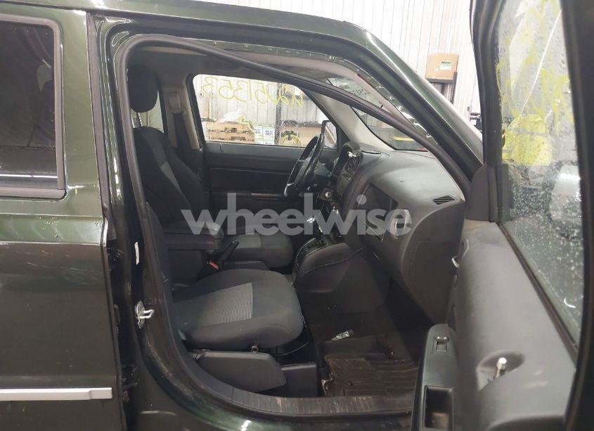 Photo 5 of 2010 Jeep Patriot SPORT (VIN 1J4NF1GB3AD640368)