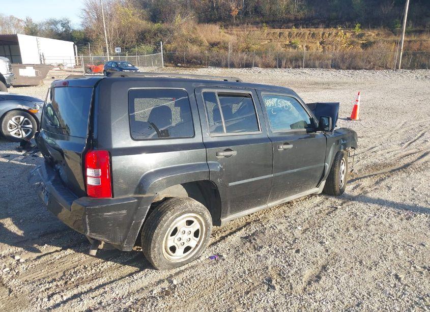 Photo 4 of 2010 Jeep Patriot SPORT (VIN 1J4NF1GB5AD622955)