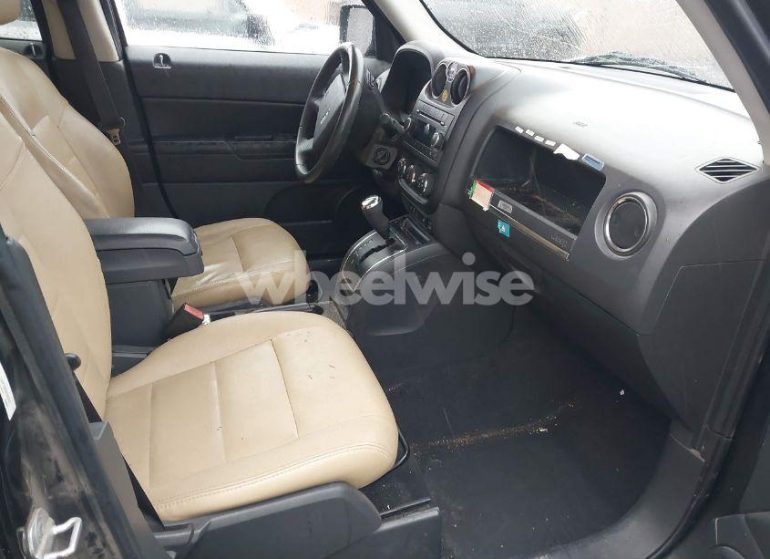 Photo 5 of 2010 Jeep Patriot SPORT (VIN 1J4NF1GB5AD675817)