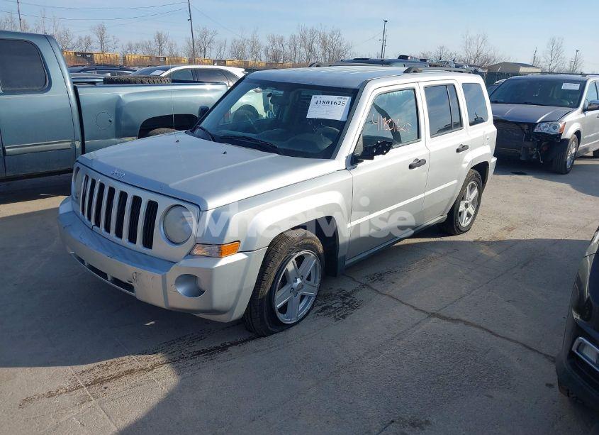 Photo 2 of 2010 Jeep Patriot SPORT (VIN 1J4NF1GB6AD622964)