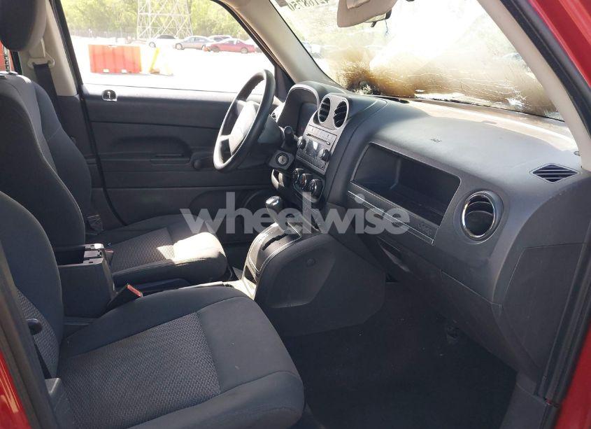 Photo 5 of 2010 Jeep Patriot SPORT (VIN 1J4NF1GB7AD675074)