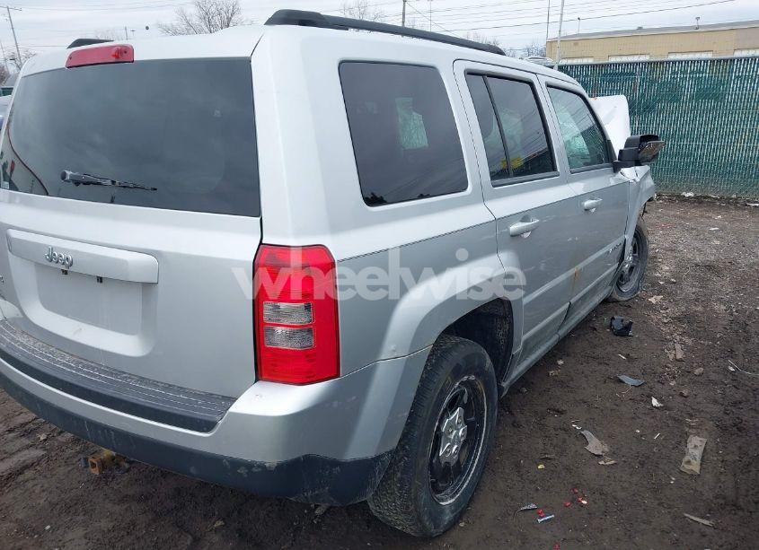 Photo 4 of 2011 Jeep Patriot SPORT (VIN 1J4NF1GB7BD127352)