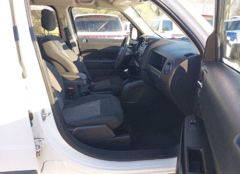 Photo 5 of 2011 Jeep Patriot SPORT (VIN 1J4NF1GB8BD275476)