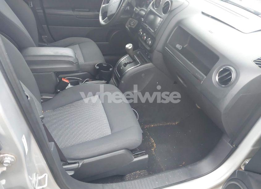 Photo 5 of 2010 Jeep Patriot SPORT (VIN 1J4NF1GB9AD624160)