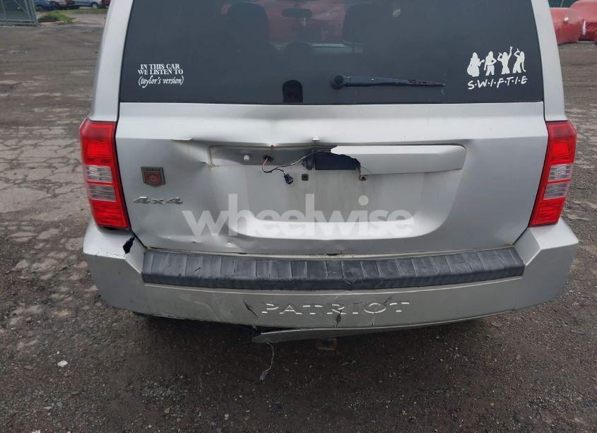 Photo 6 of 2010 Jeep Patriot SPORT (VIN 1J4NF1GB9AD624160)